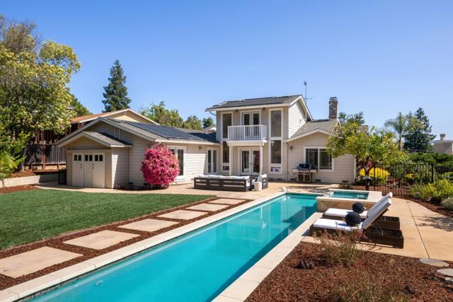 881 Highlands Circle, Los Altos CA: https://media.crmls.org/mediaz/7b6caf9f-28f4-4e31-836f-ebea0e0ed702.jpg