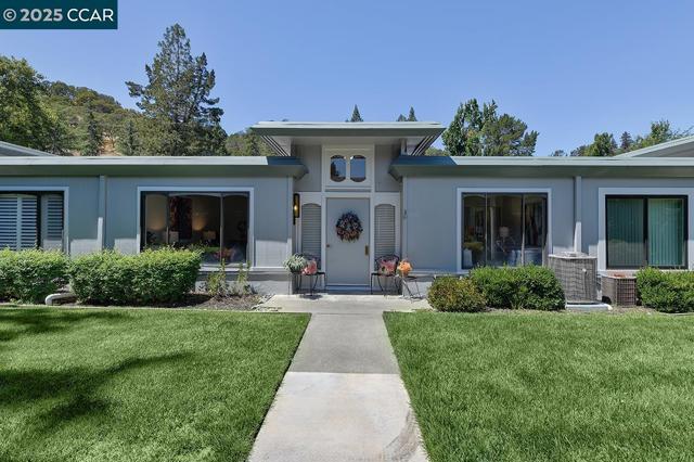 1517 Oakmont, Walnut Creek CA: https://media.crmls.org/mediaz/7b6cc1a0-1b15-4f7b-8f00-ccfba1c4253d.jpg
