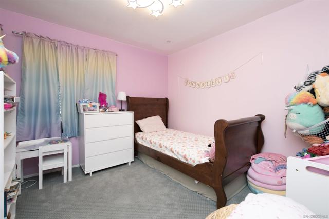 1873 Guilder Gln, Escondido CA: https://media.crmls.org/mediaz/7b6d6ffc-f8af-4912-878c-899a43a0e9ec.jpg