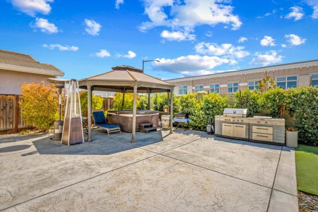 9850 Bobcat Court, Gilroy CA: https://media.crmls.org/mediaz/7b6e35b2-9be0-4953-be3d-bfb9257ff1e5.jpg