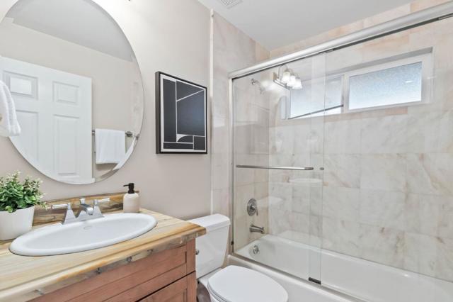 875 Sunset Drive, San Carlos CA: https://media.crmls.org/mediaz/7b6ed99d-8392-4e66-a4ef-a739783bd60a.jpg
