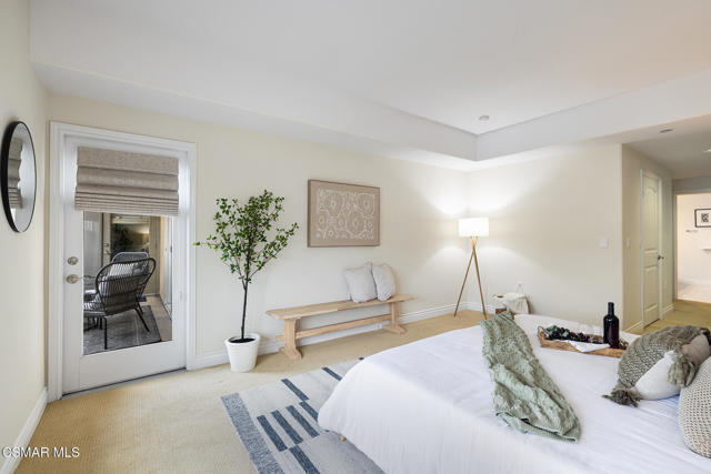 13200 Moorpark Street, Sherman Oaks CA: https://media.crmls.org/mediaz/7b6ffbb2-7cae-4f61-ad9e-c3c8d824a9b2.jpg