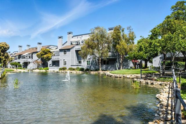 425 Cork Harbour Circle,  CA: https://media.crmls.org/mediaz/7b708345-03d8-4a0b-8b63-9dad6f0484cf.jpg