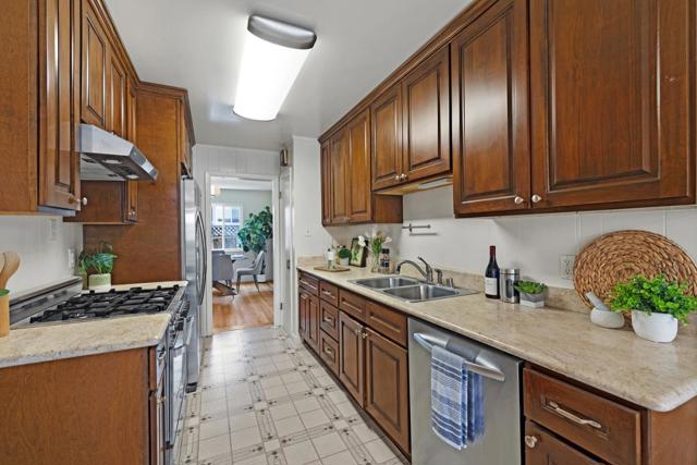 2480 Lexington Way, San Bruno CA: https://media.crmls.org/mediaz/7b714602-e26b-43ec-b817-44241ea9784a.jpg