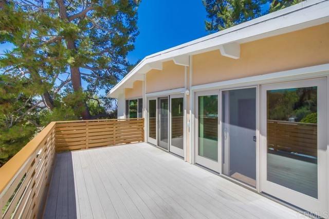 6032 Adobe Falls Rd, San Diego CA: https://media.crmls.org/mediaz/7b71a454-523d-4ac4-872f-93455dffd530.jpg