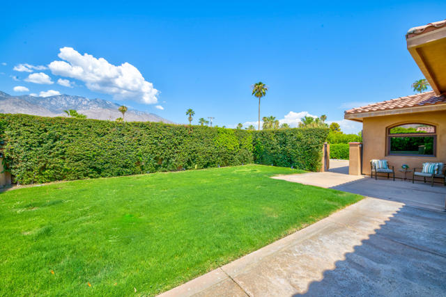 Huge Private Front Yard for Pool & Spa