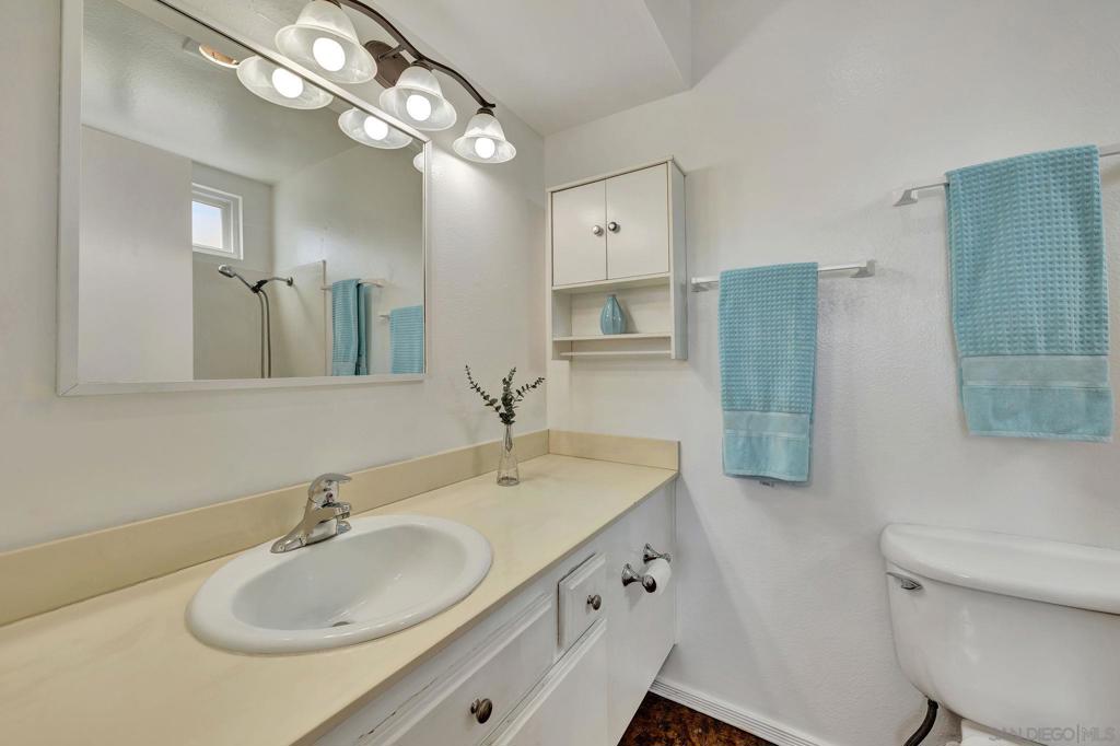 MLS #250034527SD img 18