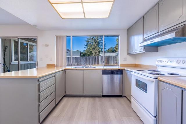 Image 17 of 34 For 3301 Folklore Way