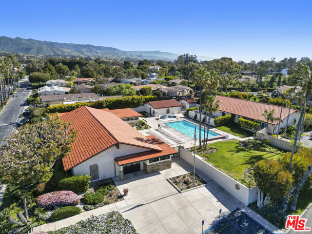 29500 Heathercliff, Malibu CA: https://media.crmls.org/mediaz/7b743ebb-50dd-4f55-ba72-ef476ddcde8d.jpg