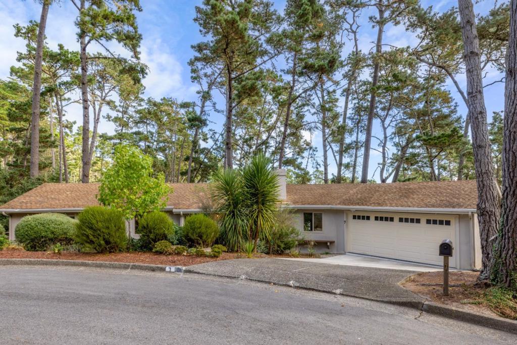 7 Wyndemere Vale