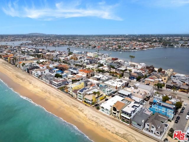 6601 E Seaside Walk, Long Beach CA: https://media.crmls.org/mediaz/7b74fb8e-c2f3-4c4e-a1f2-605aafd68a5d.jpg