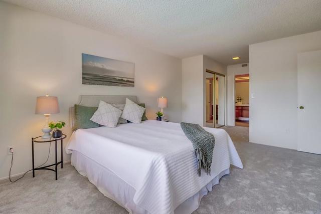 4402 Collwood Ln, San Diego CA: https://media.crmls.org/mediaz/7b75c12e-c91c-4871-bf11-9a52f6b378d0.jpg