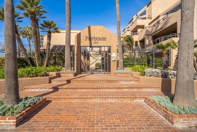 1200 Pacific Coast Highway, Huntington Beach CA: https://media.crmls.org/mediaz/7b7635a8-aa10-4e18-92cb-8ed6ac07ee4d.jpg
