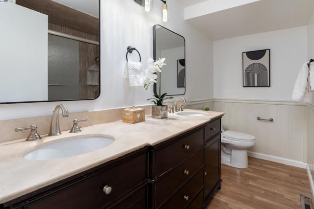 4406 Sugarland Ct, Concord CA: https://media.crmls.org/mediaz/7b764b0d-fc29-41f5-a8ce-8df3dd79001f.jpg