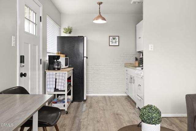 1132 1142 Pittsfield Lane, Ventura CA: https://media.crmls.org/mediaz/7b7663bc-0690-44fd-9261-94747459b43a.jpg