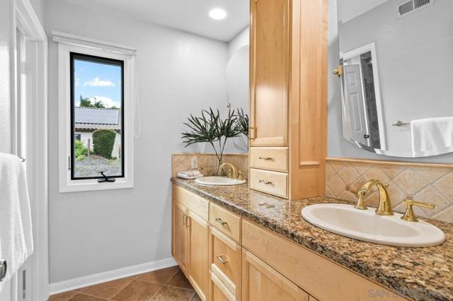 3609 Monte Real, Escondido CA: https://media.crmls.org/mediaz/7b76b1a3-913b-4b03-9add-46c5b0e3affb.jpg