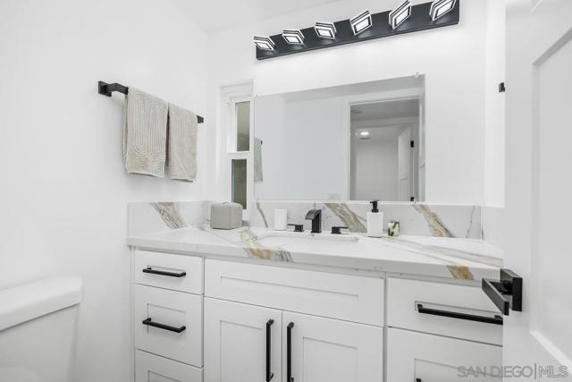 9511 Via Pereza, San Diego CA: https://media.crmls.org/mediaz/7b77416b-63db-4273-8c8f-70a14148a751.jpg