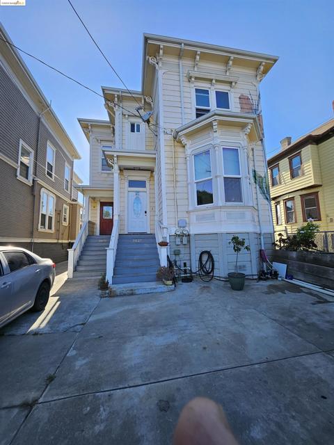 2825 Market St, Oakland, California 94608, ,Multi-Family,For Sale,Market St,41067449