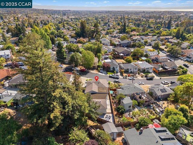 5030 Ray Ave, Castro Valley CA: https://media.crmls.org/mediaz/7b784b95-caa8-4abd-a81a-f32fa5e798c4.jpg