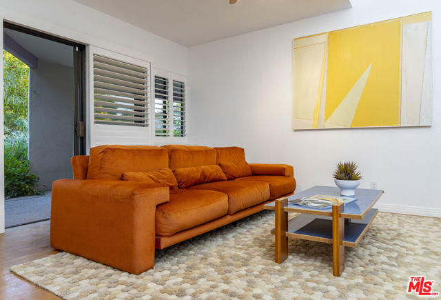 520 Barker Pass Road, Santa Barbara CA: https://media.crmls.org/mediaz/7b78de51-1304-4908-b386-3b4c89c5a22d.jpg