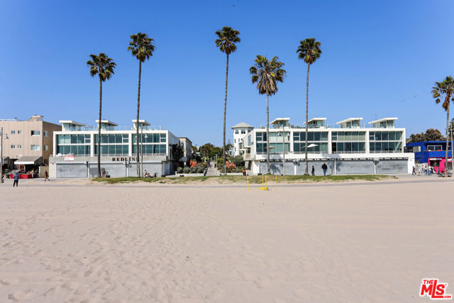 619 Ocean Front Walk, Venice, California 90291, 8 Bedrooms Bedrooms, ,8 BathroomsBathrooms,Condominium,For Sale,Ocean Front,24402545