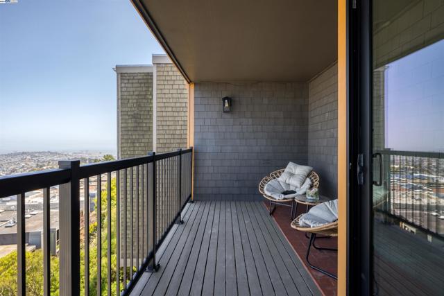17 Ora Way, San Francisco CA: https://media.crmls.org/mediaz/7b79d1dc-58f9-421f-9b0c-50abd1775e39.jpg