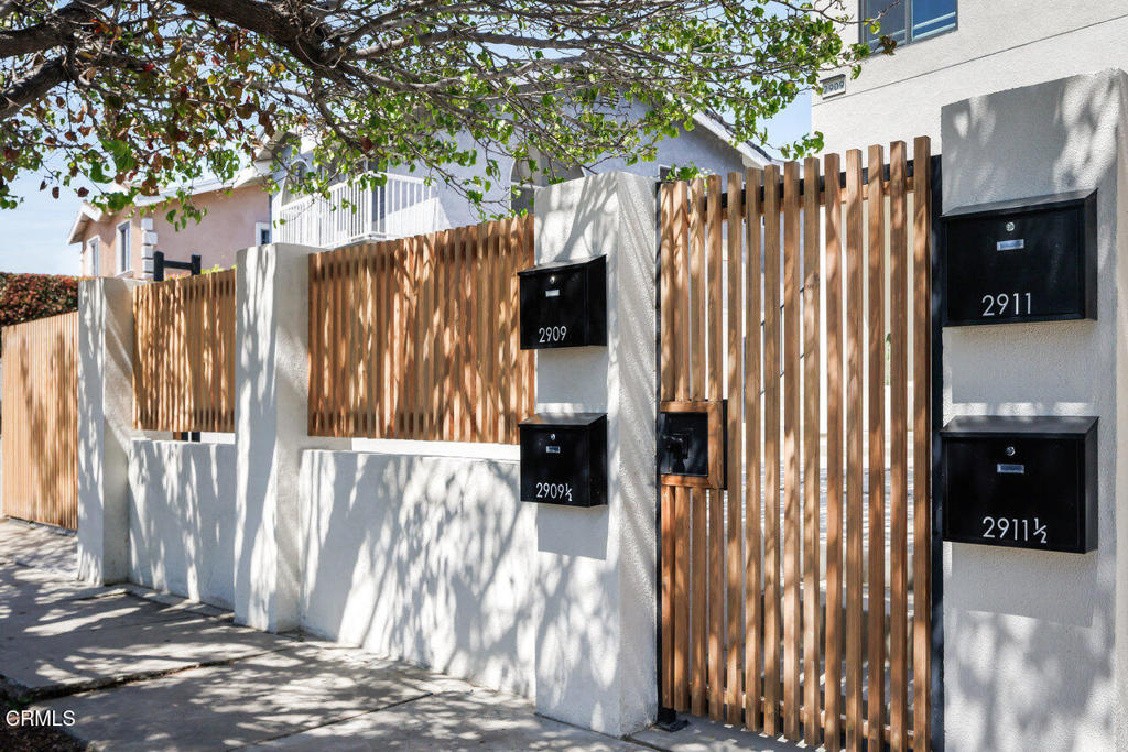 1/2 N Coolidge Avenue
