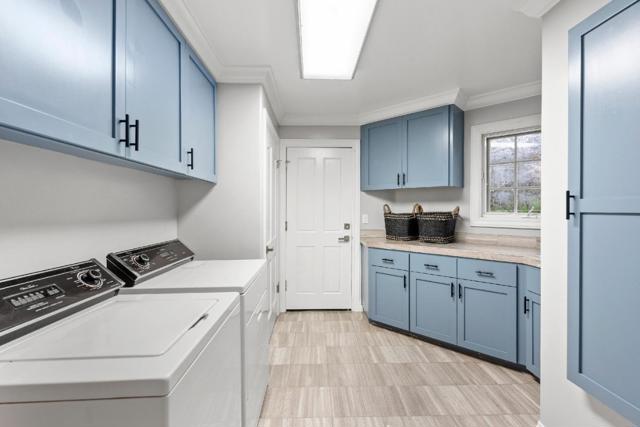 13206 Wright Way, Los Altos Hills CA: https://media.crmls.org/mediaz/7b7a02d6-270c-491f-b100-f767ce6cbd27.jpg