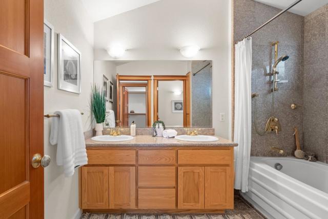 562 Cuesta Drive, Aptos CA: https://media.crmls.org/mediaz/7b7a4e87-602d-4b64-9a20-63dc2d43bd53.jpg
