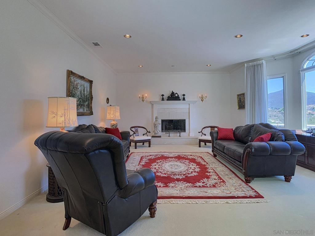 MLS #250034393SD img 11