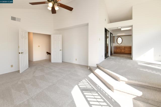 319 Oak Glen Ct, Martinez CA: https://media.crmls.org/mediaz/7b7a8719-1cbc-460d-abb0-2d256b74a49c.jpg
