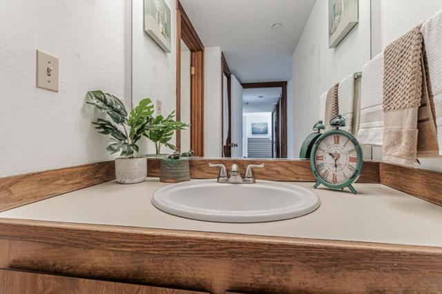 323 Broadway, Santa Cruz CA: https://media.crmls.org/mediaz/7b7abb40-73e3-40c0-8e13-dd46ab86daab.jpg