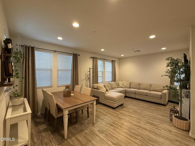 Detail Gallery Image 3 of 25 For 5020 Verdugo Way, Camarillo,  CA 93012 - 3 Beds | 2/1 Baths