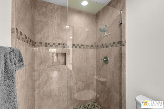 Image 21 of 37 For 46532 Arapahoe Court