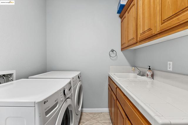 3551 Keystone Loop, Discovery Bay CA: https://media.crmls.org/mediaz/7b7bd228-2e9b-4299-be17-506040a00702.jpg