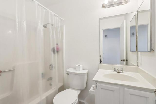 801 Nash Road, Hollister CA: https://media.crmls.org/mediaz/7b7bdbe9-5dc0-47a6-bb25-4b011cded915.jpg