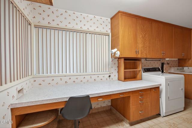 640 Fernwood Drive, Oxnard CA: https://media.crmls.org/mediaz/7b7c1286-1630-422b-9954-1aacc243da31.jpg