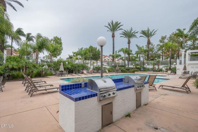 Detail Gallery Image 32 of 41 For 279 Camino Toluca, Camarillo,  CA 93010 - 3 Beds | 3 Baths