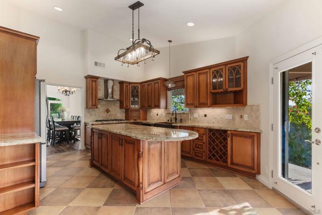 2610 Sunset Hills, Escondido CA: https://media.crmls.org/mediaz/7b7c40de-f59c-4e8c-94aa-6cea84986a66.jpg