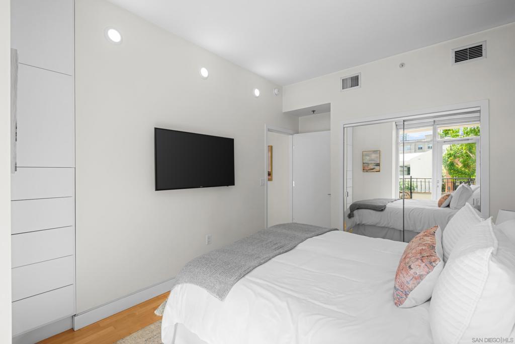 MLS #250042660SD image #17