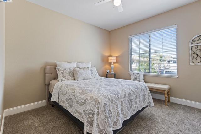 6454 Green Castle Cir, Discovery Bay CA: https://media.crmls.org/mediaz/7b7c5781-0273-4269-90ae-97af64d3a1cc.jpg