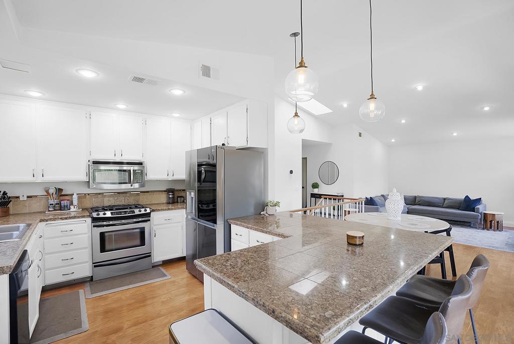2054 Skyview - photo 20