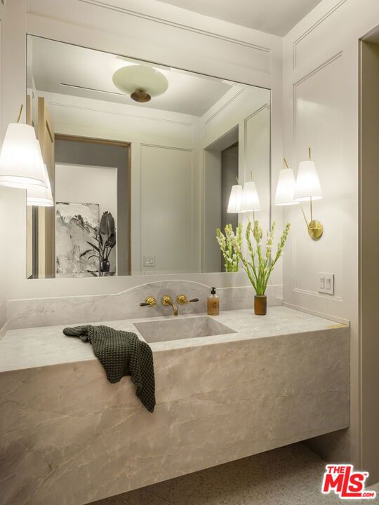 1186 Corsica Drive, Pacific Palisades CA: https://media.crmls.org/mediaz/7b7ce748-d700-4507-b81f-7bd69d90c96e.jpg