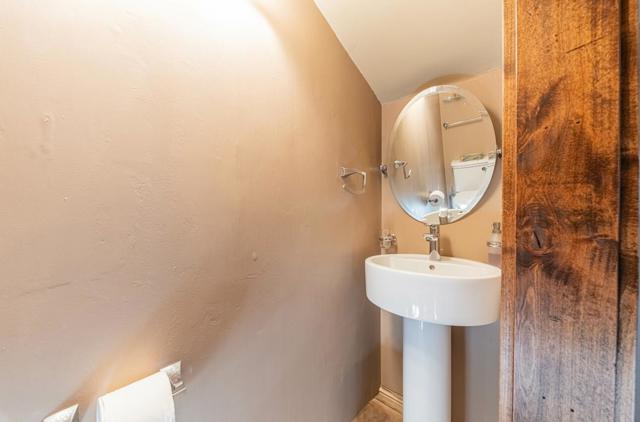 33120 River Road, Gonzales CA: https://media.crmls.org/mediaz/7b7dfce7-cdb6-4d59-a17c-b9a6babb6d6d.jpg