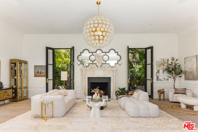 1457 Blue Jay Way, Los Angeles CA: https://media.crmls.org/mediaz/7b7e36e0-2c20-47a7-aef0-30a4c3b42b9d.jpg