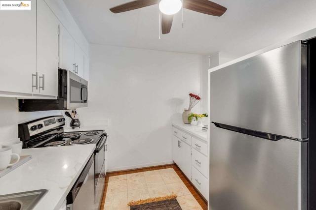 500 Vernon ST, Oakland CA: https://media.crmls.org/mediaz/7b7eec4f-0ba7-47b6-811b-a89064e6d76f.jpg