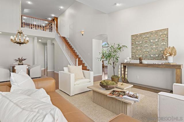 987 Palencia Ct, Chula Vista CA: https://media.crmls.org/mediaz/7b7f0f56-49cc-49a9-bbd2-915da18a9c7a.jpg