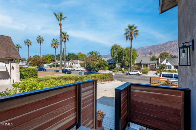 1818 New York Drive, Altadena CA: https://media.crmls.org/mediaz/7b7f75b2-3a4e-4941-95d5-9e798e100b60.jpg