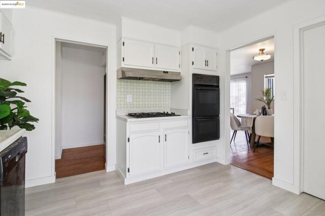 1881 Dolly Ave, San Leandro CA: https://media.crmls.org/mediaz/7b7ff983-bc1f-44b9-a3a2-2e996a434dea.jpg
