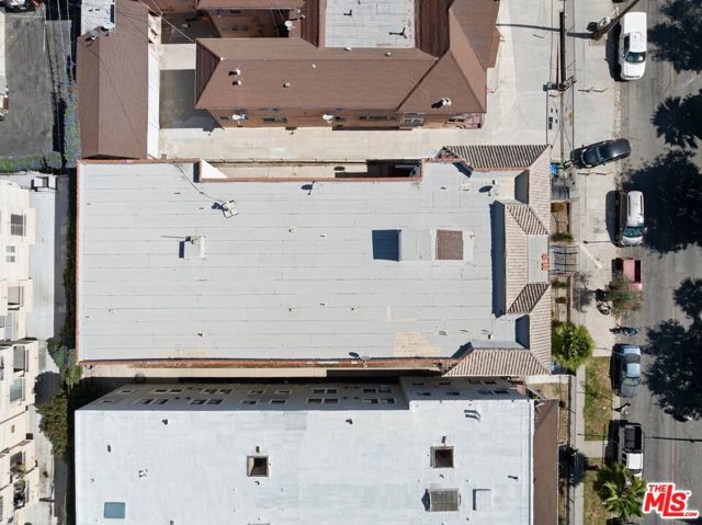 837 S Normandie Avenue, Los Angeles CA: https://media.crmls.org/mediaz/7b805a0e-7b1a-4504-a61b-62c23f04c0e9.jpg